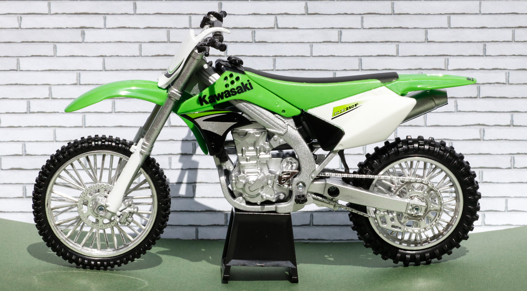New Ray 1-12 Kawasaki KX250F